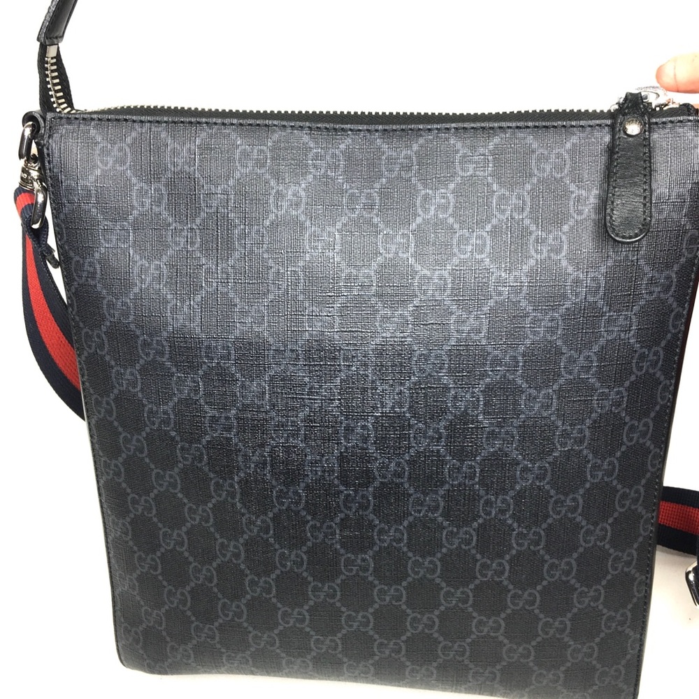 Gucci authentic unisex black crossbody bag - Picture 12 of 16